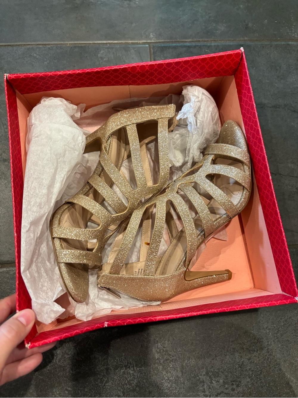 Kelly & Katie “jazelle” heels in champagne size 6
